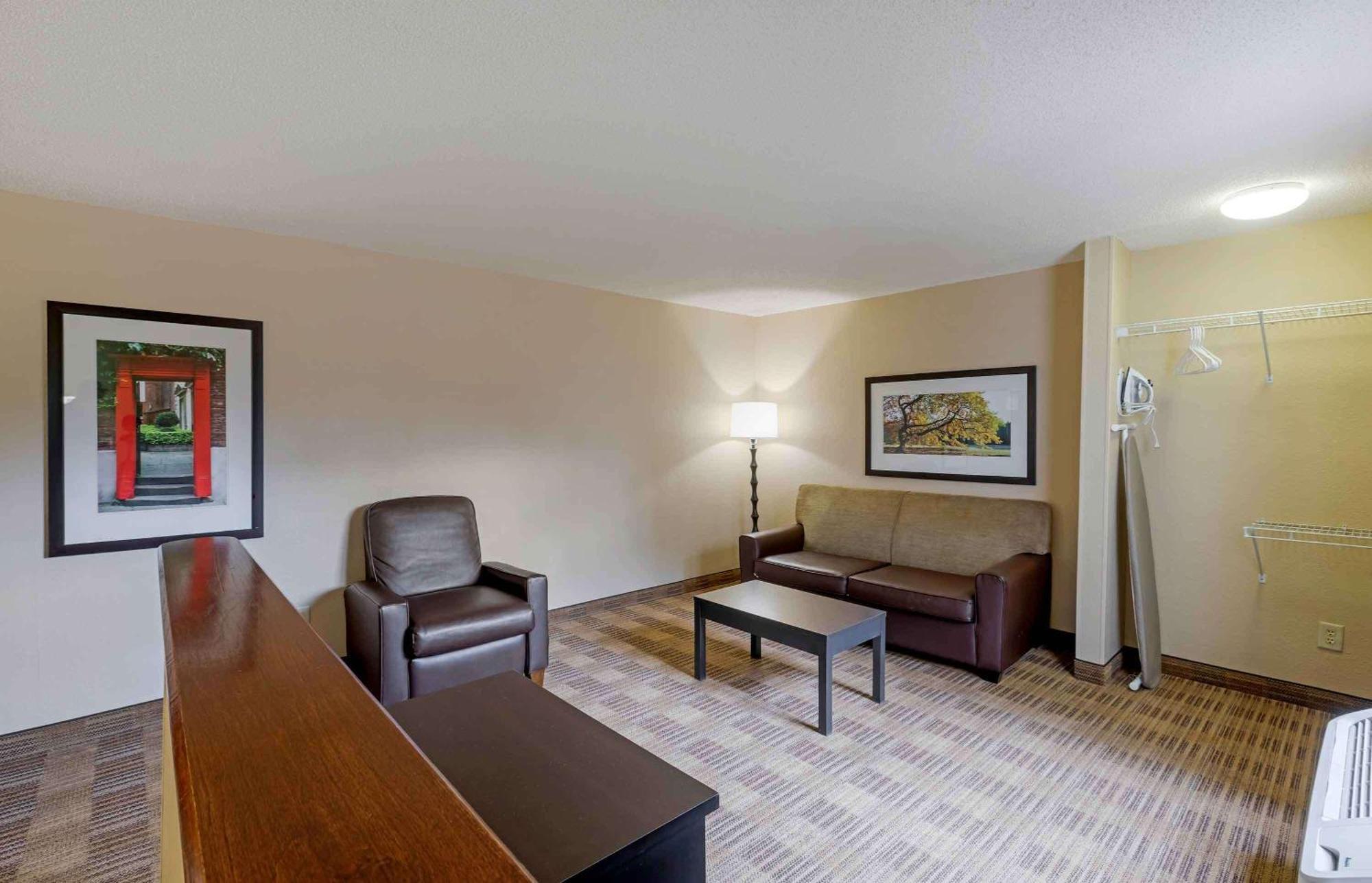Extended Stay America Select Suites - Atlanta - Clairmont Chamblee Exterior photo