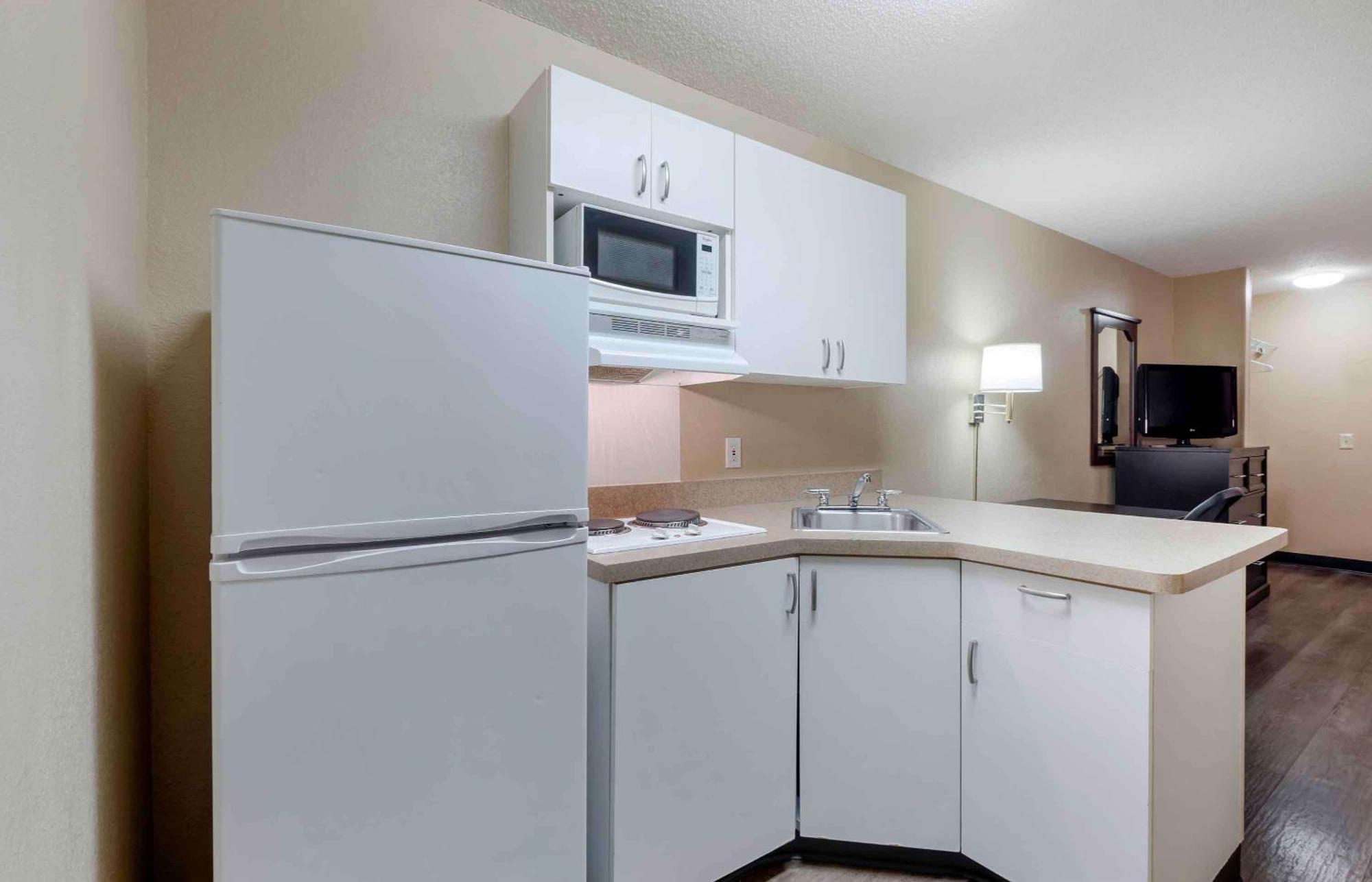 Extended Stay America Select Suites - Atlanta - Clairmont Chamblee Exterior photo