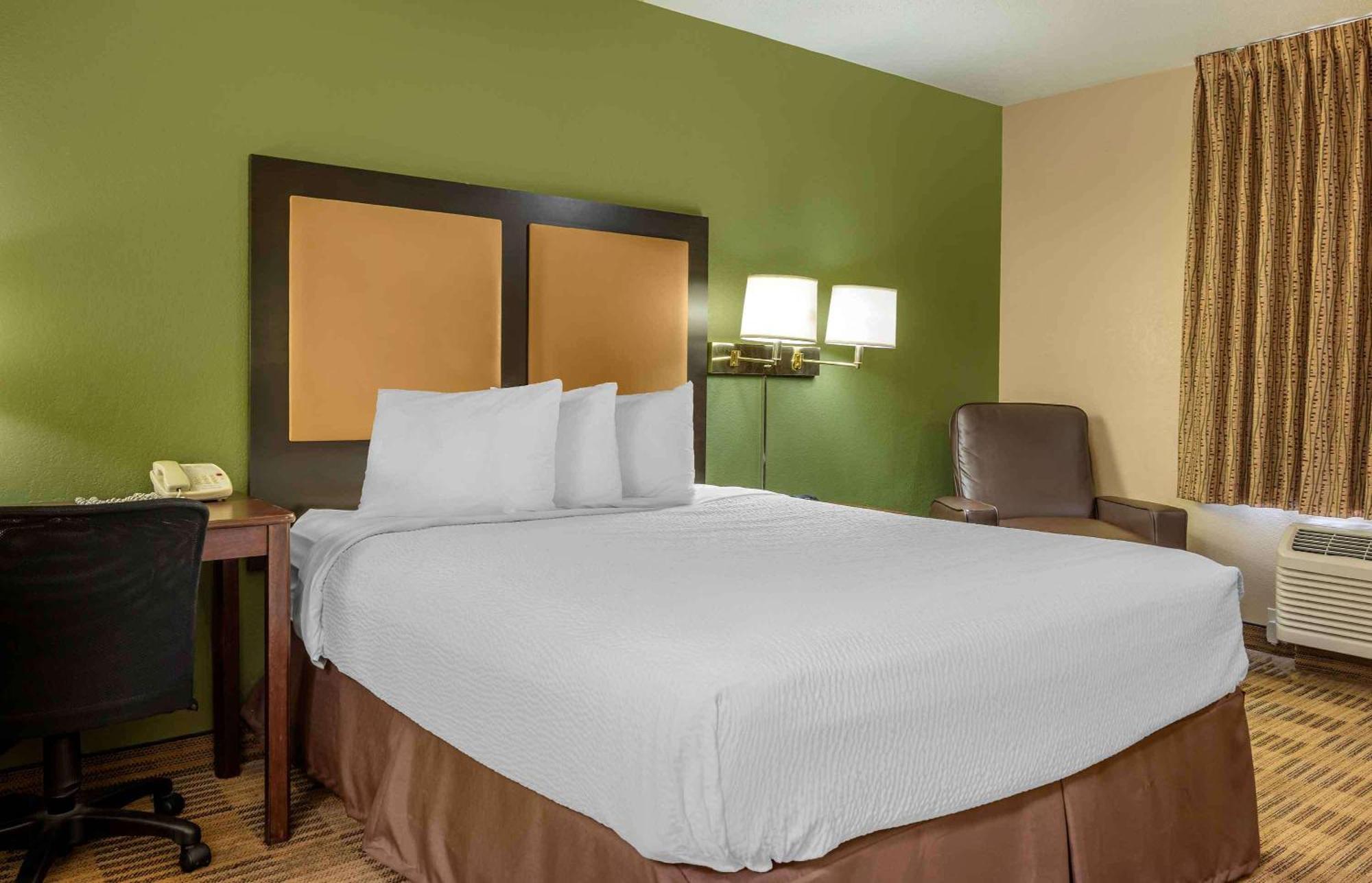 Extended Stay America Select Suites - Atlanta - Clairmont Chamblee Exterior photo