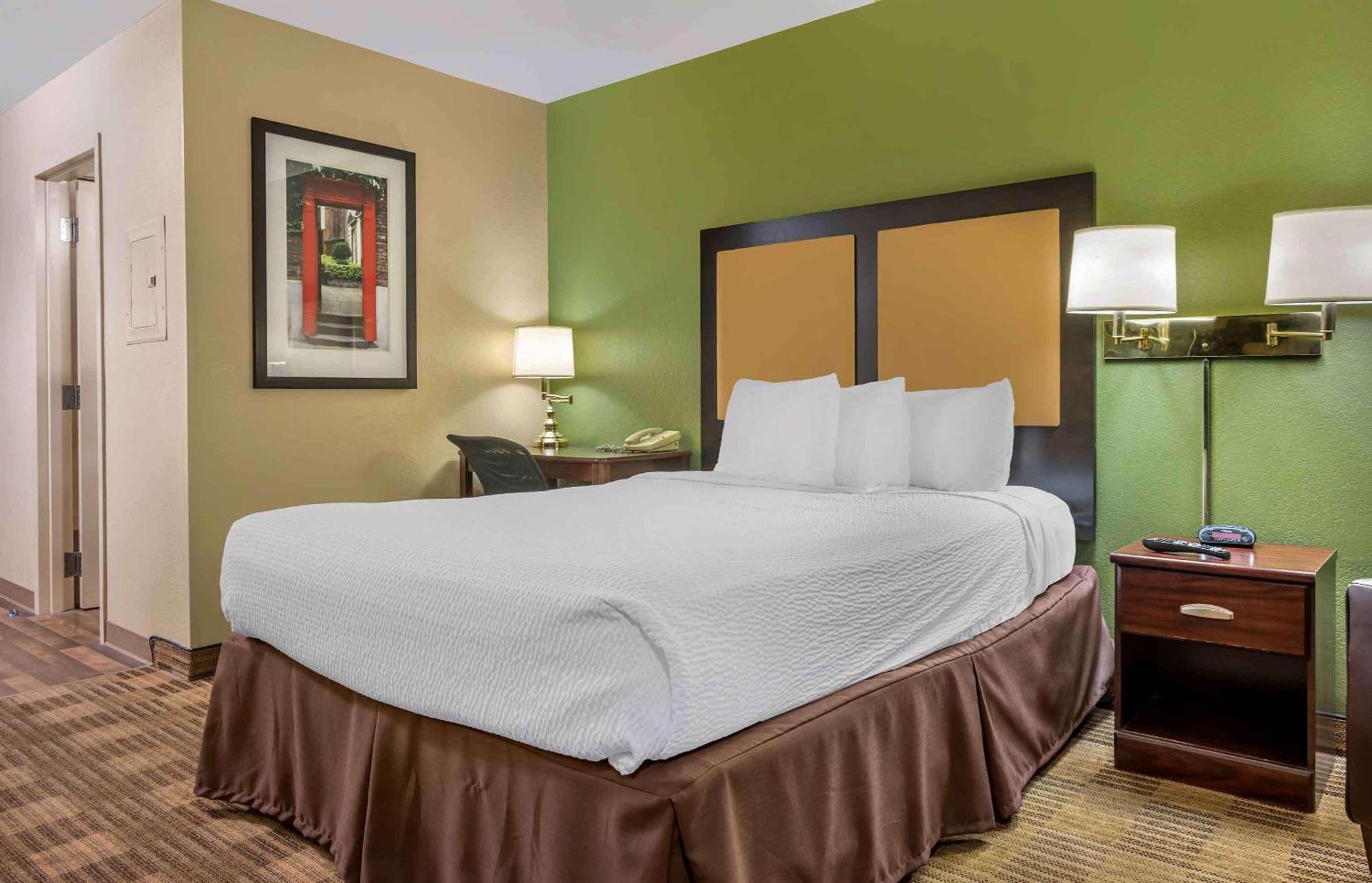 Extended Stay America Select Suites - Atlanta - Clairmont Chamblee Exterior photo