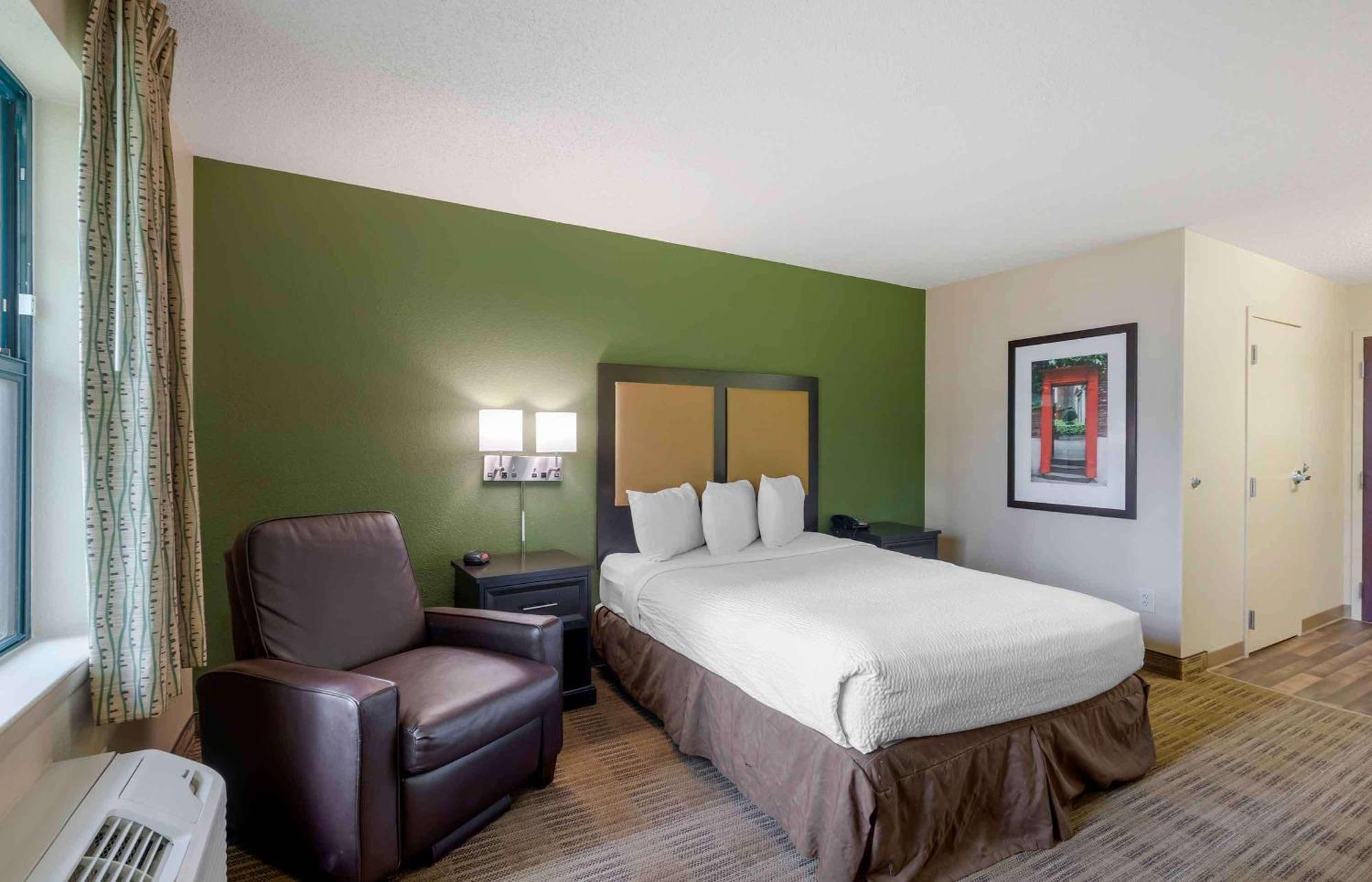 Extended Stay America Select Suites - Atlanta - Clairmont Chamblee Exterior photo