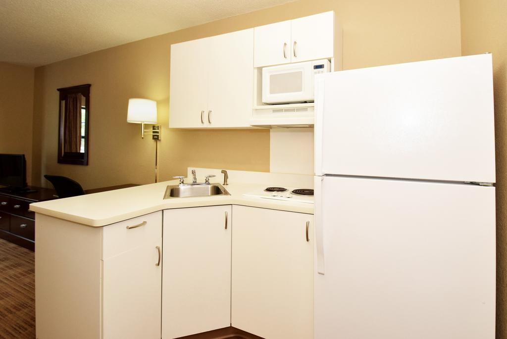 Extended Stay America Select Suites - Atlanta - Clairmont Chamblee Exterior photo